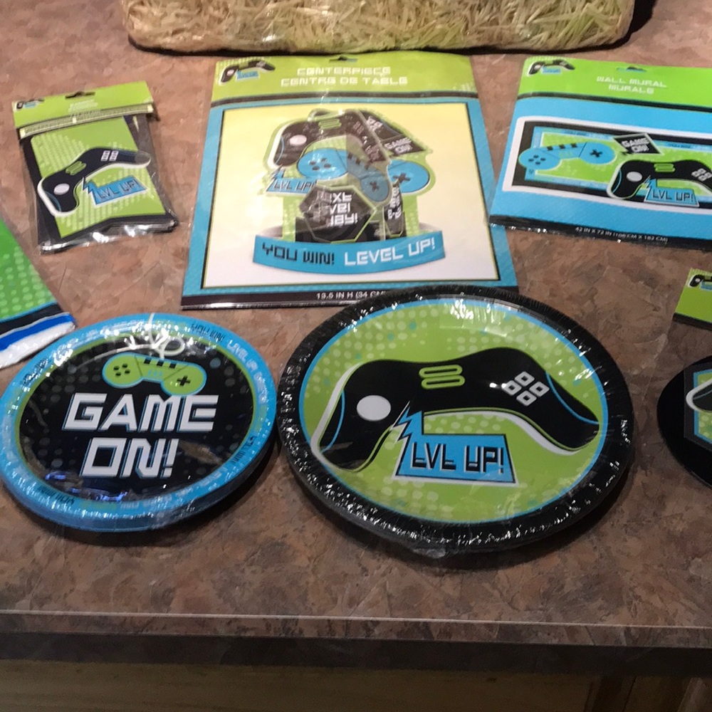 Gamer Birthday party decorations and plates